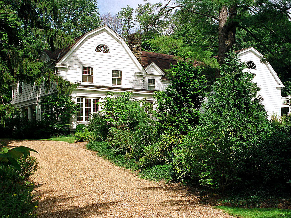 Exterior of Bill and Hillary Clinton's home in Chappaqua, New York