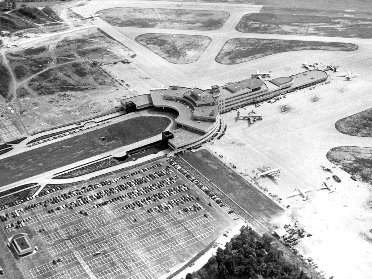 Aerial view of Greater Pittsburgh Airport in 1952