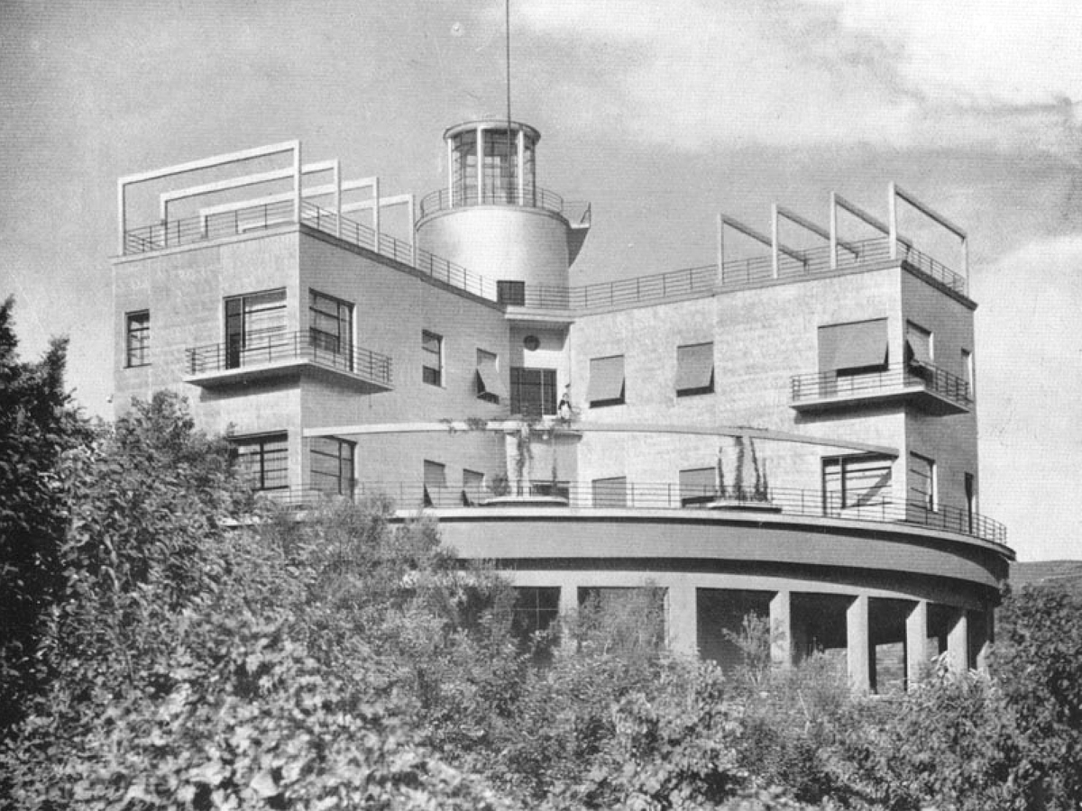 Historical black-and-white photograph of Villa Girasole near Verona, Italy