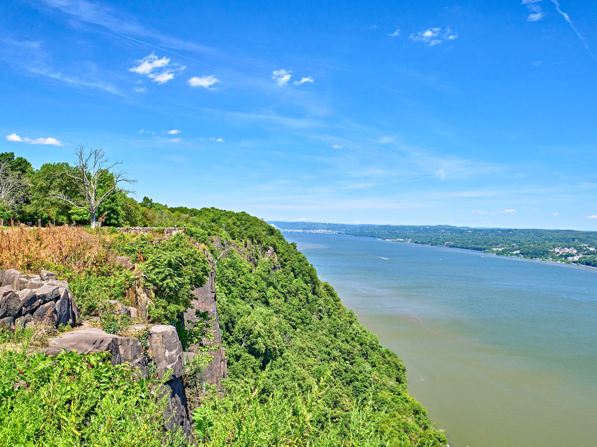 Bluffs overlooking Hudson River in Alpine, New Jersey