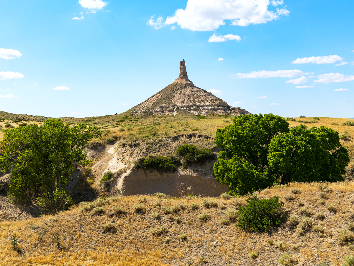Chimney Rock towering over plains of Nebraska