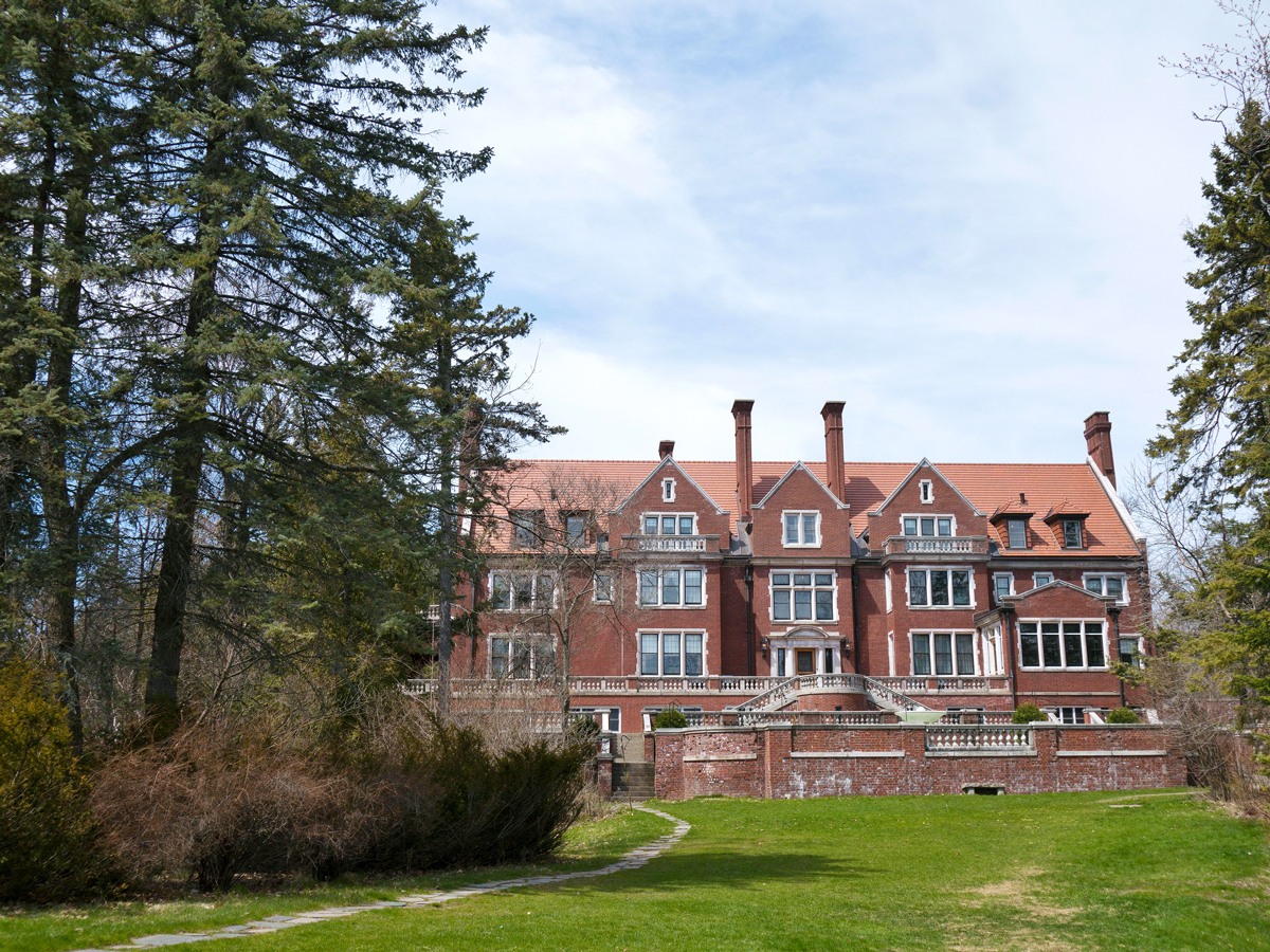 Exterior and grounds of Glensheen in Duluth, Minnesota