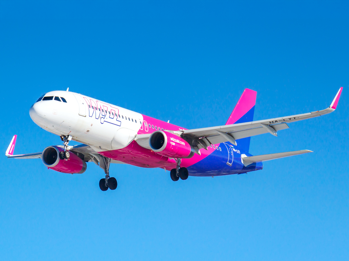 Wizz Air Airbus A320 on approach to airport