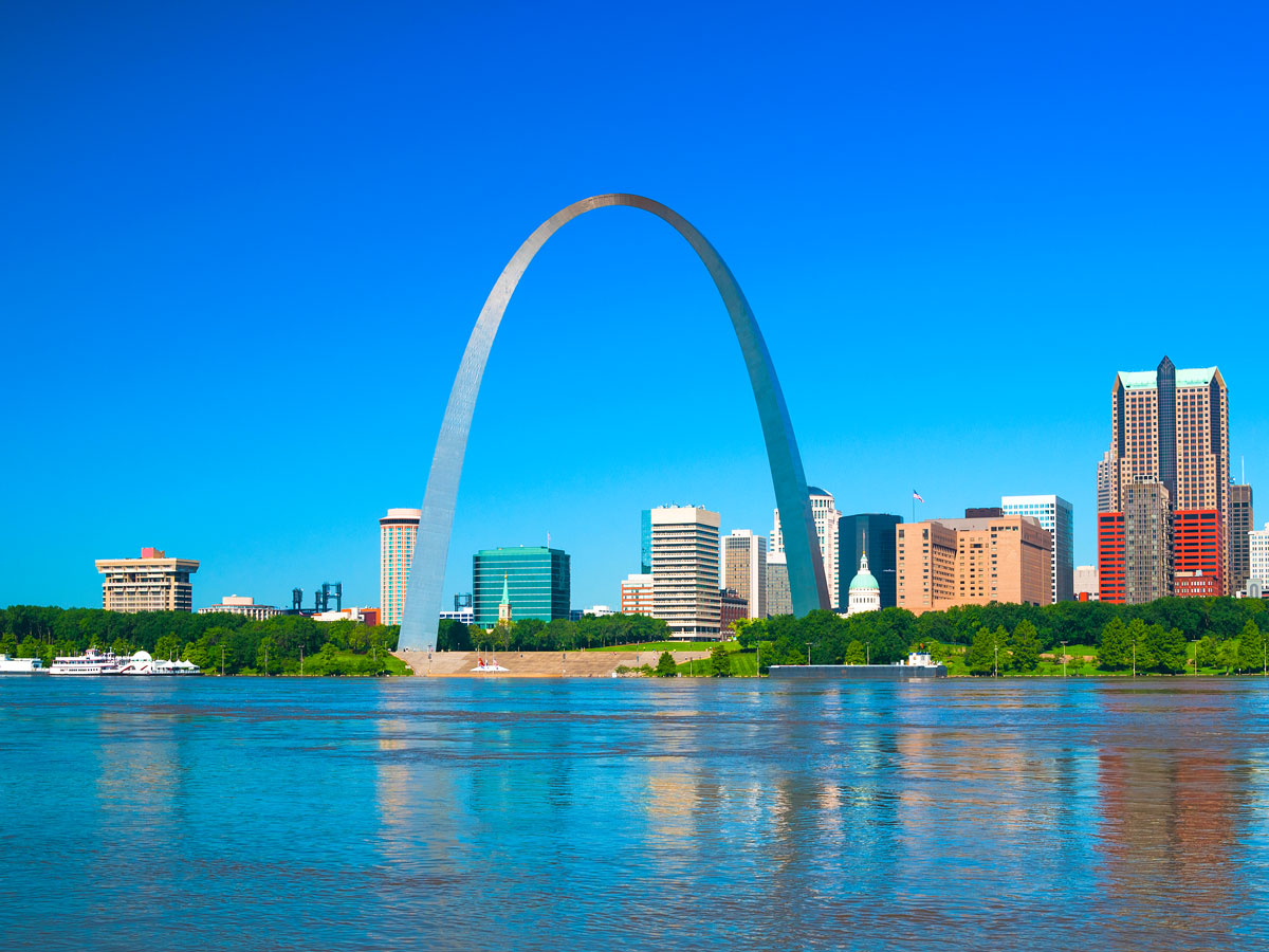 Gateway Arch and St. Louis skyline, seen from Mississippi River