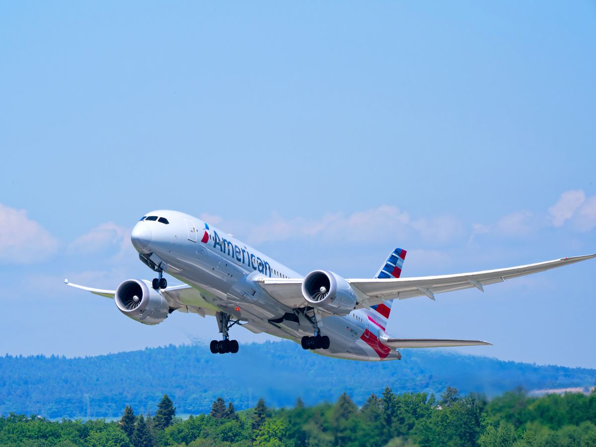 American Airlines Boeing 787 departing runway
