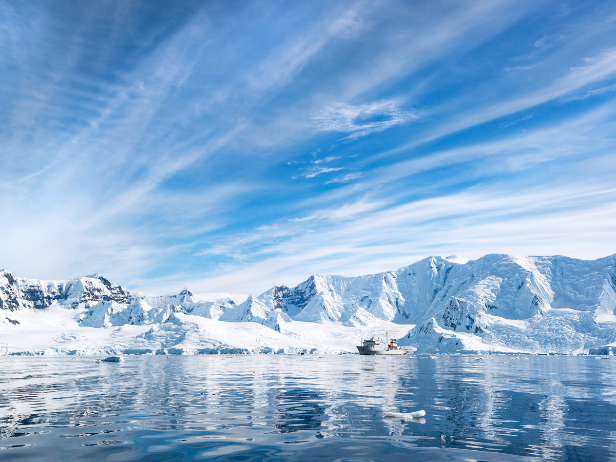 Frozen coastline of Antarctica 