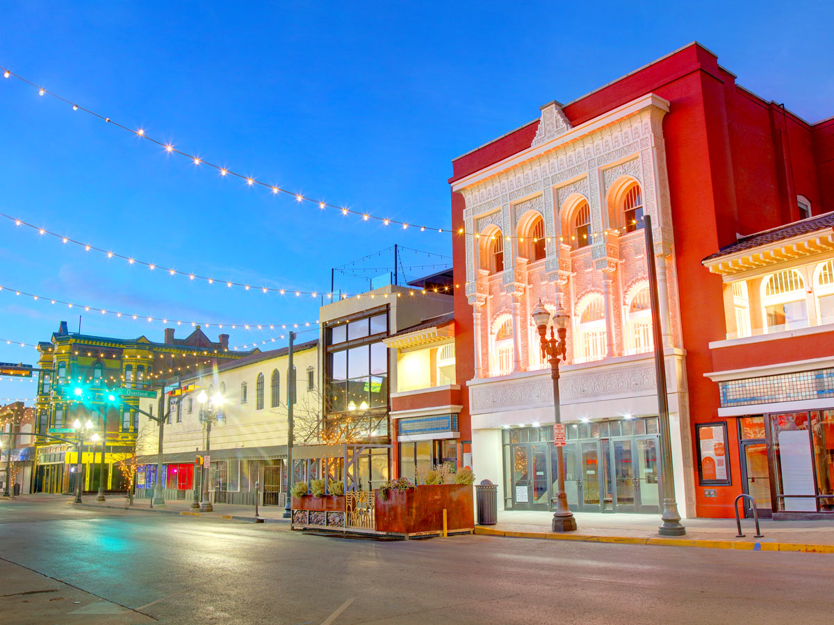Stores and restaurants in downtown El Paso, Texas