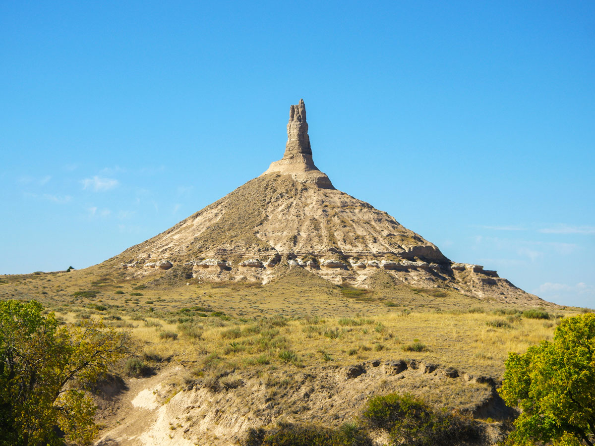 Chimney Rock towering over the plains of Nebraska