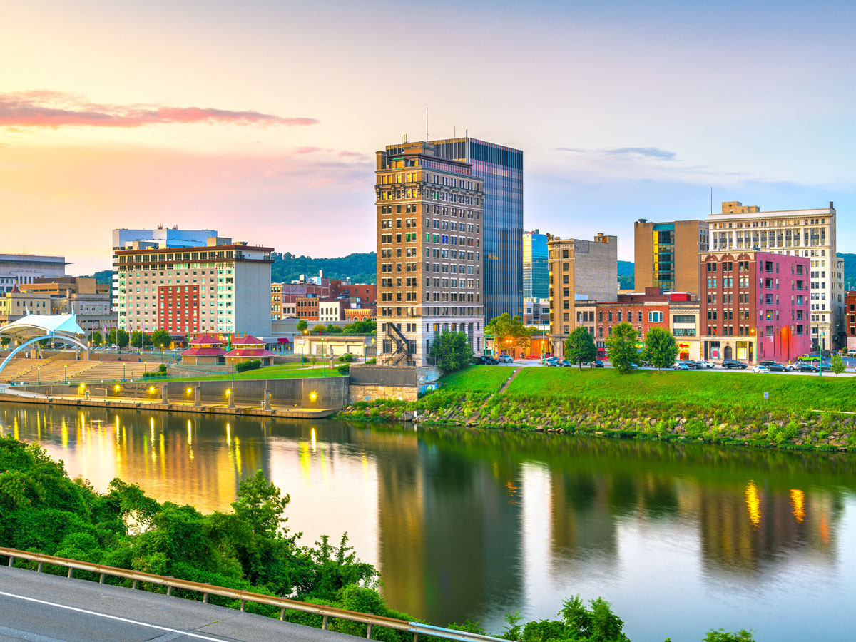 Skyline of Charleston, West Virginia, at sunset
