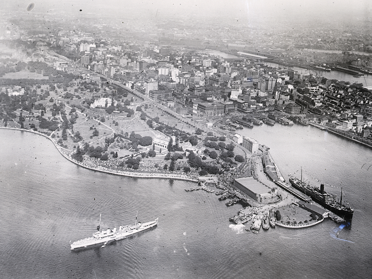 Aerial view of Sydney Harbour in the 1920s