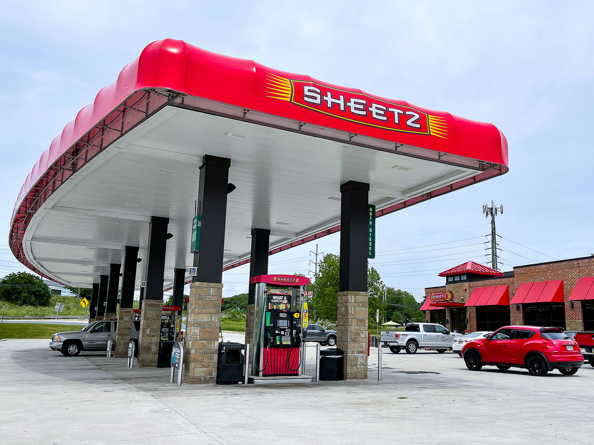 Cars filling up on gas at a Sheetz location