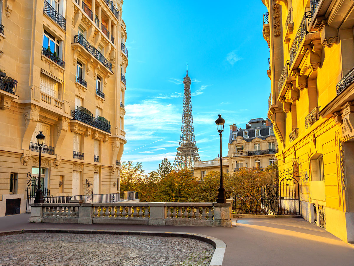 Parisian street with view of the Eiffel Tower
