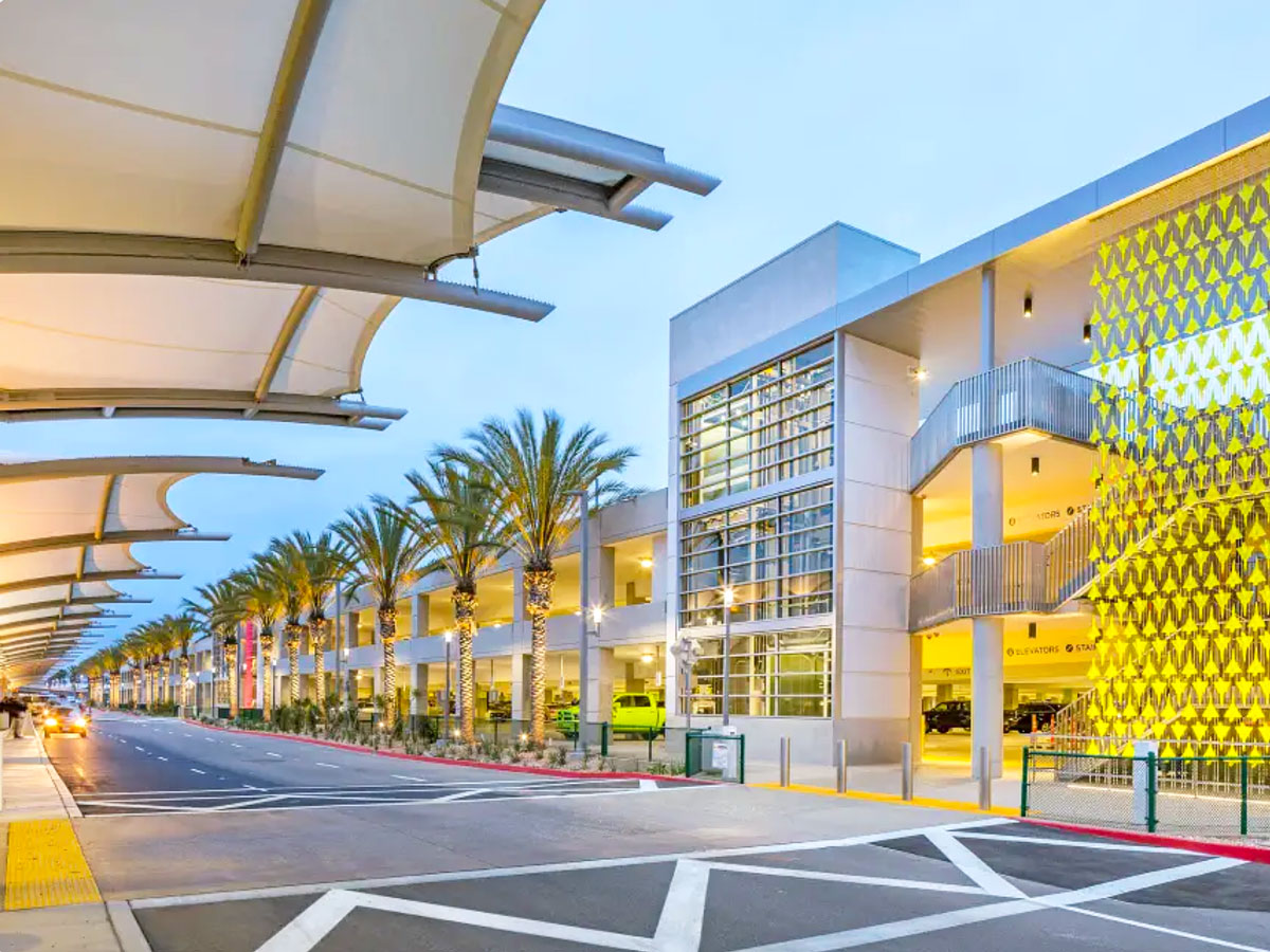 Curbside drop-off area at San Diego International Airport
