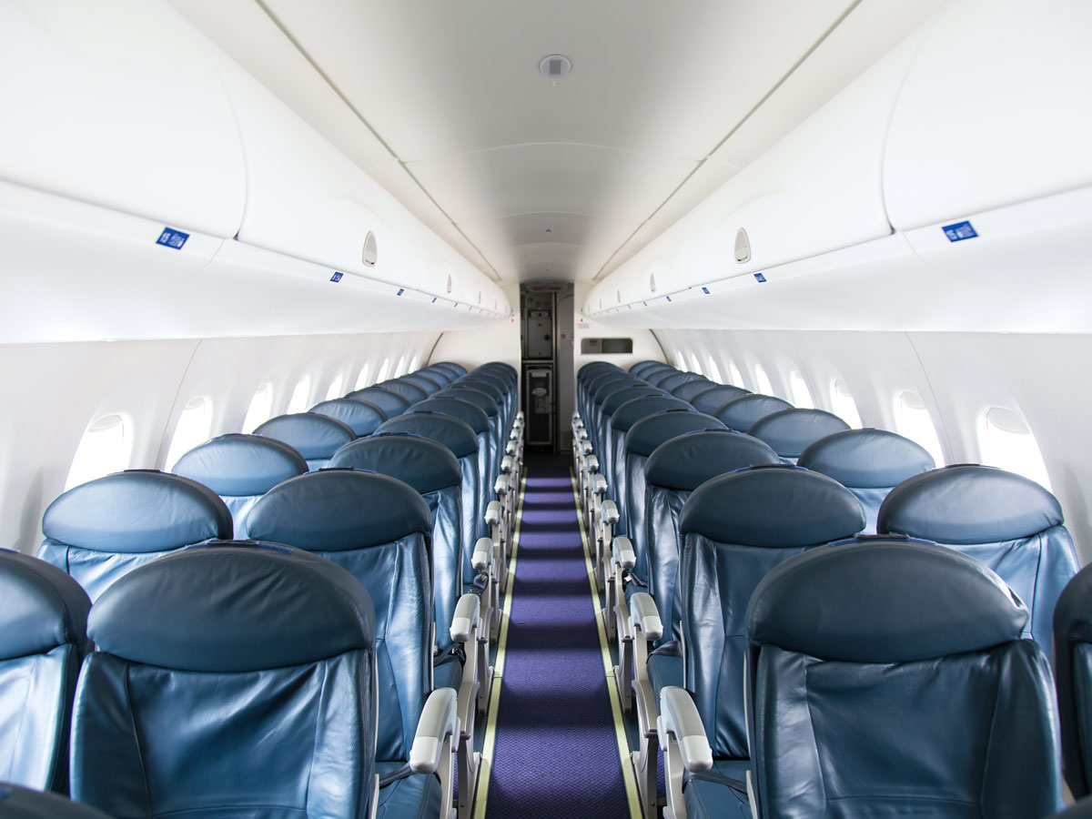 Regional jet cabin with two-by-two seating