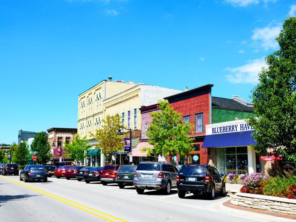 Cars parked in front of businesses in downtown Grand Haven, Michigan