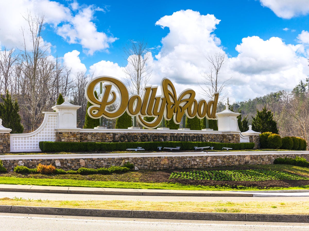 Entrance sign for Dollywood in Pigeon Forge, Tennessee